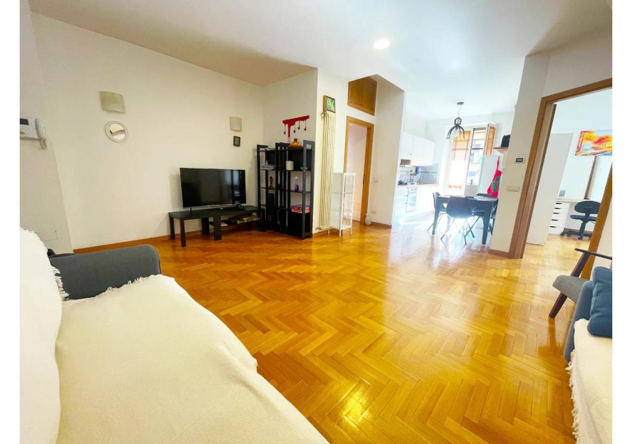 Cozy Casetta - Bright And Near Metro C Rom